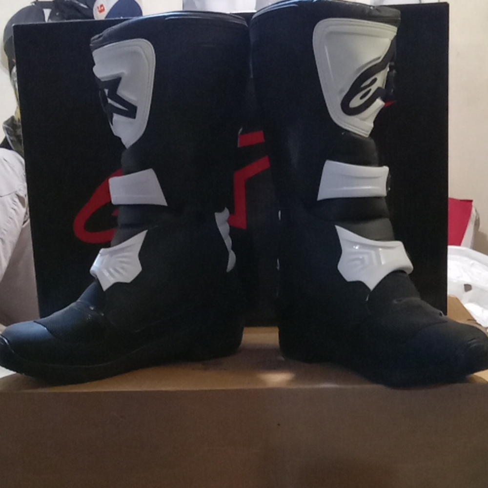 Motorcycle boots